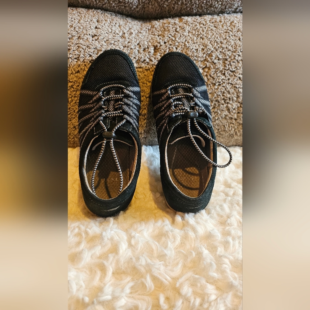 Womens Black Casual Lace-Up Sneakers
